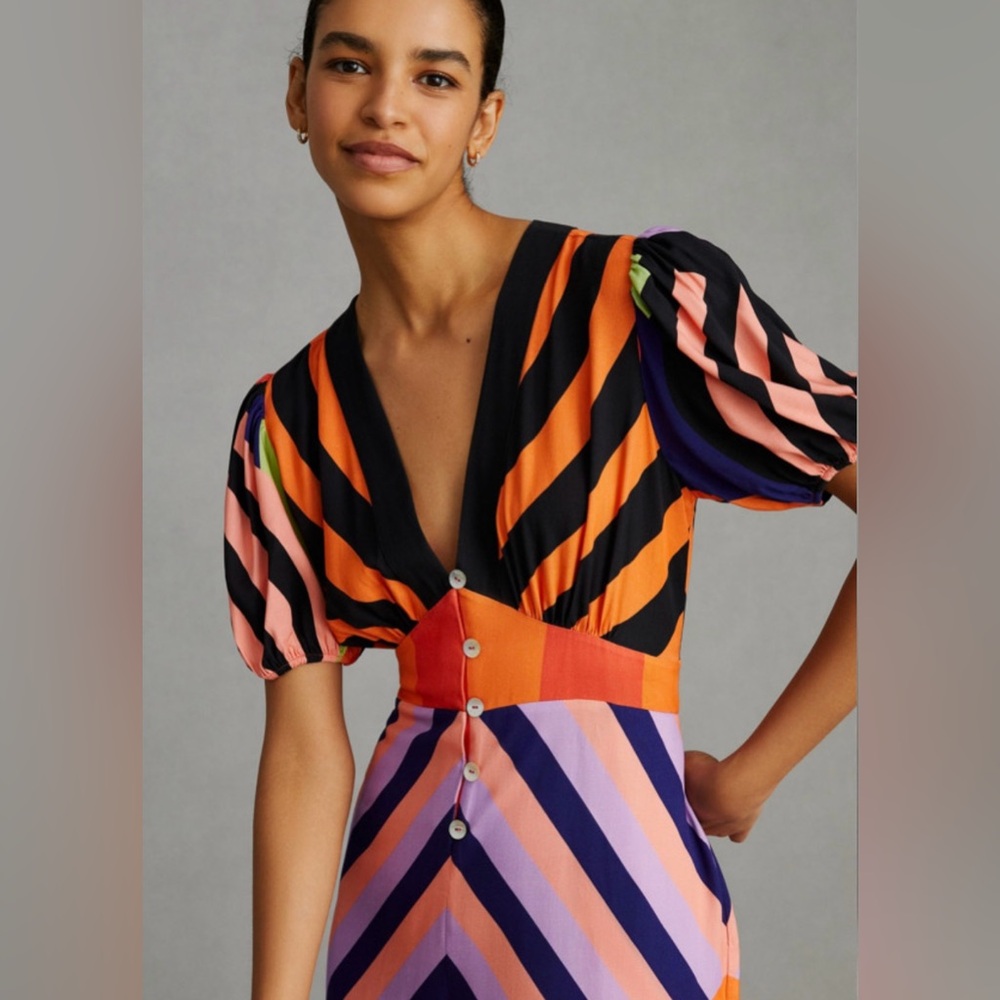 Farm Rio Deep-V Wide-Leg
Jumpsuit XS